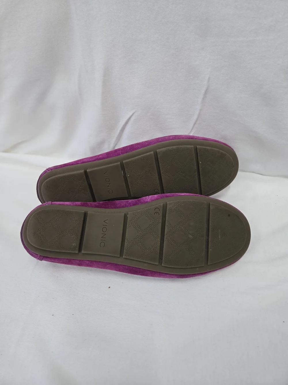 Vionic Women's Magenta Suede Chain-Trim Loafers
